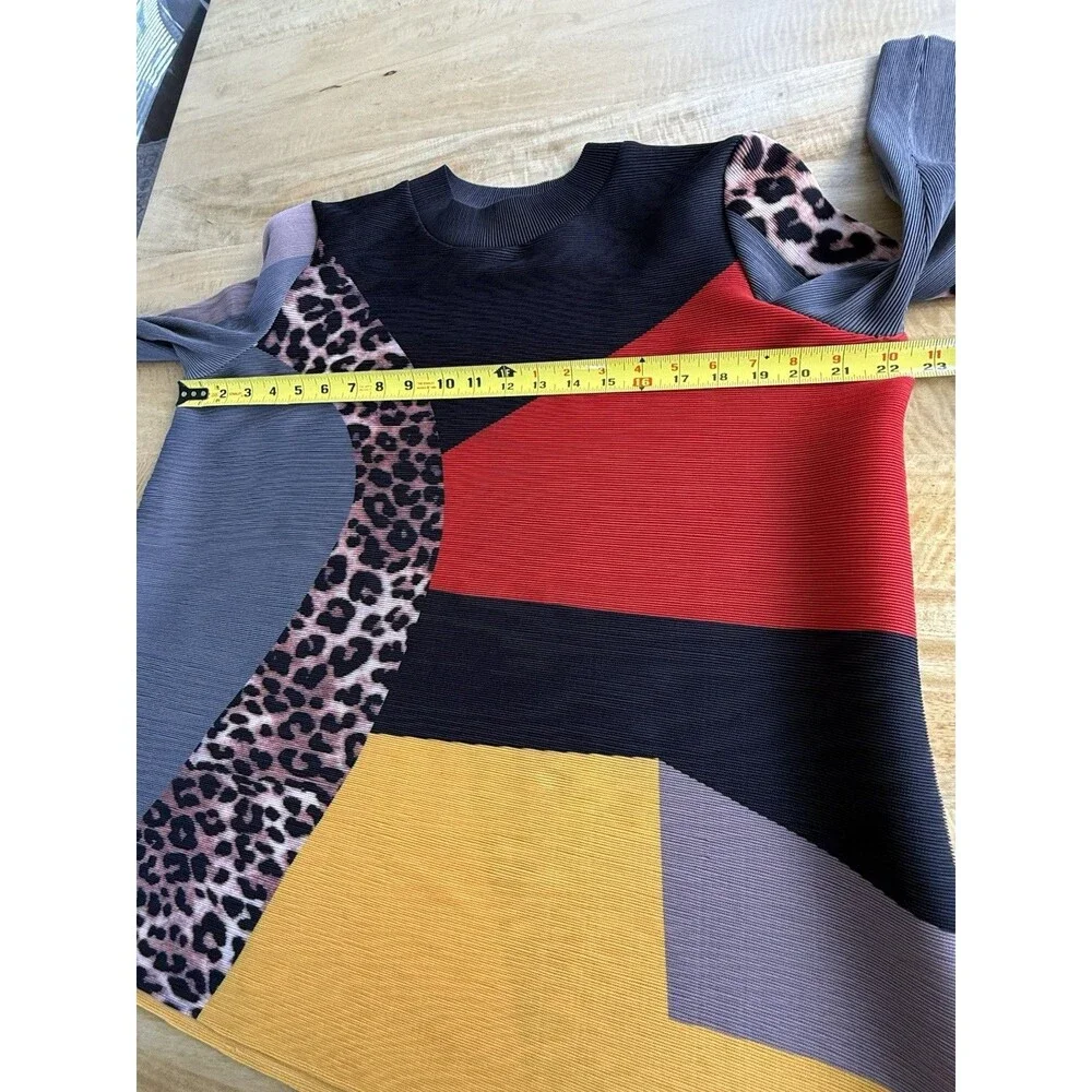 Oo Lala Colorful Graphic Women’s Top Sir S/m Artsy Print GUC - Picture 6 of 12